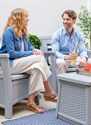 Inspired Space: Simple Stylish Backyard